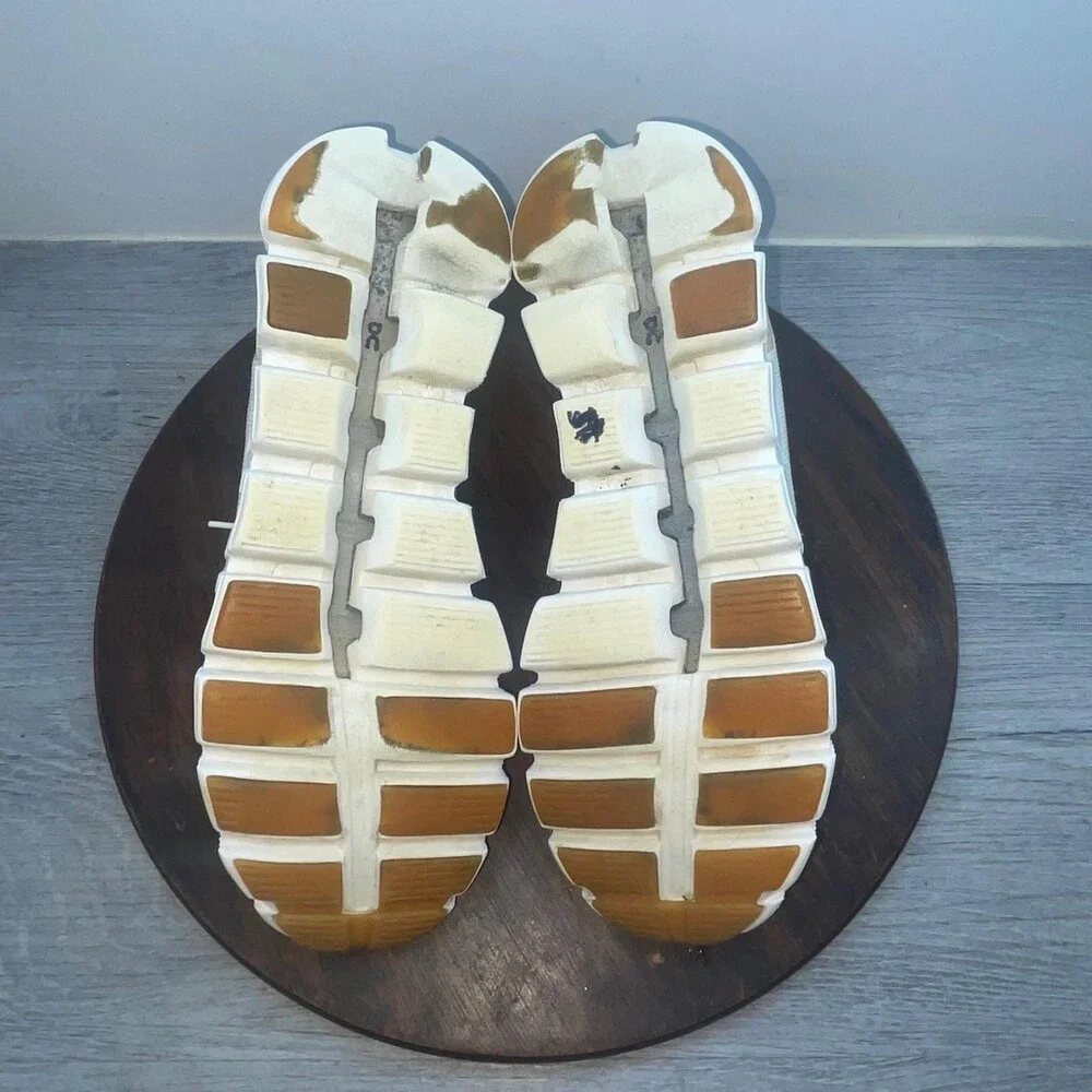 On Cloud 5 Swiss Women’s 9 Undyed White Yellow Sneakers Running Shoes 88.98532